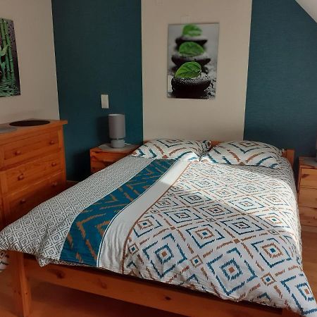 Chambre Au Nuit Etoile Et Jacuzzi Prive Bed and Breakfast Pleuven Buitenkant foto