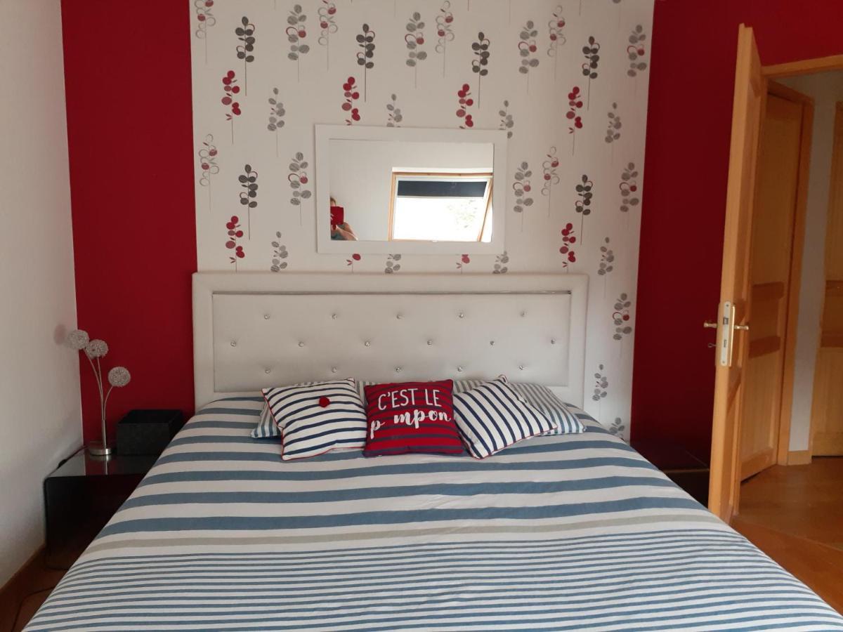 Chambre Au Nuit Etoile Et Jacuzzi Prive Bed and Breakfast Pleuven Buitenkant foto
